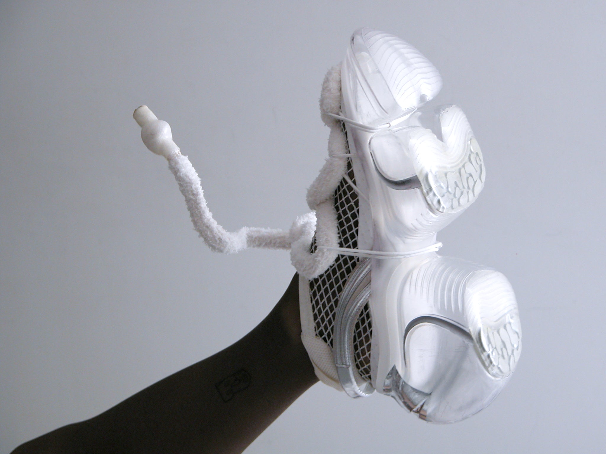 ヒール内部が空洞の“風船“のような新作「LOOPIE」が登場