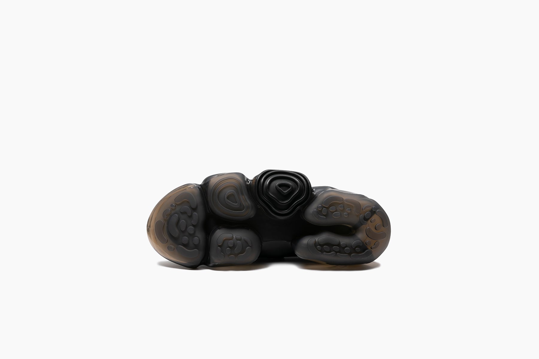 grounds MOOPIE T MARY JANE　BLACK ENAMEL / BLACK