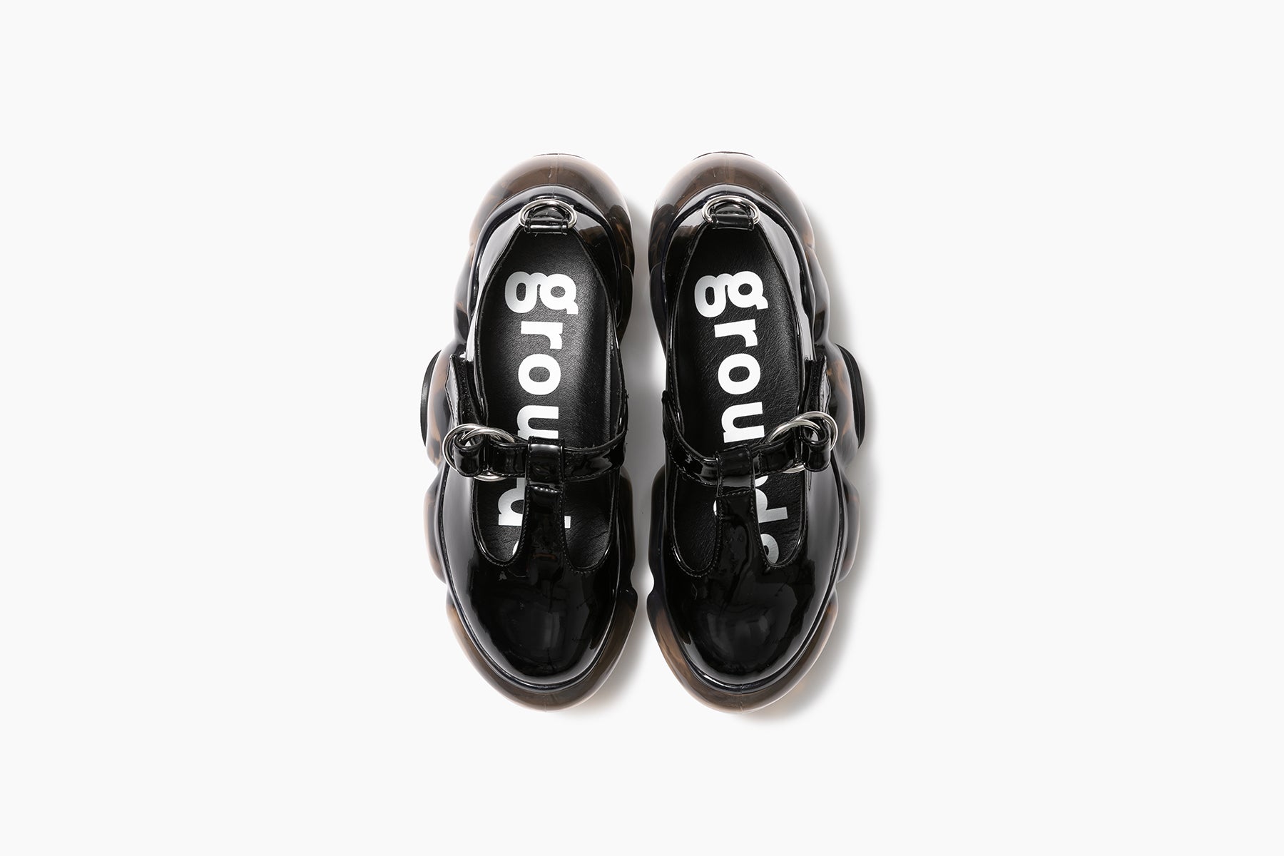 grounds MOOPIE T MARY JANE　BLACK ENAMEL / BLACK