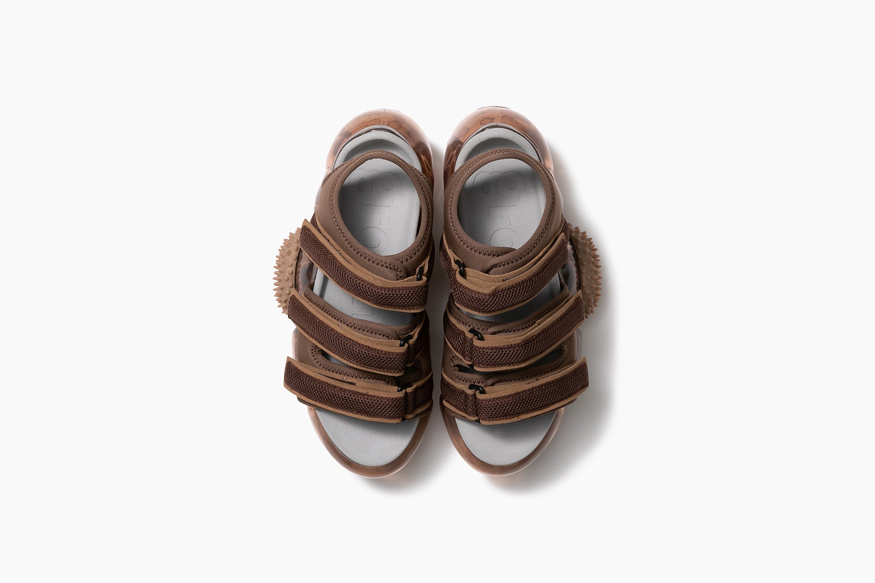 国内発送■grounds■MOOPIE CATERPILLAR SANDAL MOOPIE CATERPILLAR SANDAL - BROWN / BROWN (ムーピー
